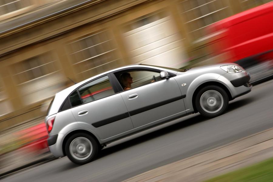  Kia Rio Hatchback 2005 года  (UK) (фото 21 из 32)